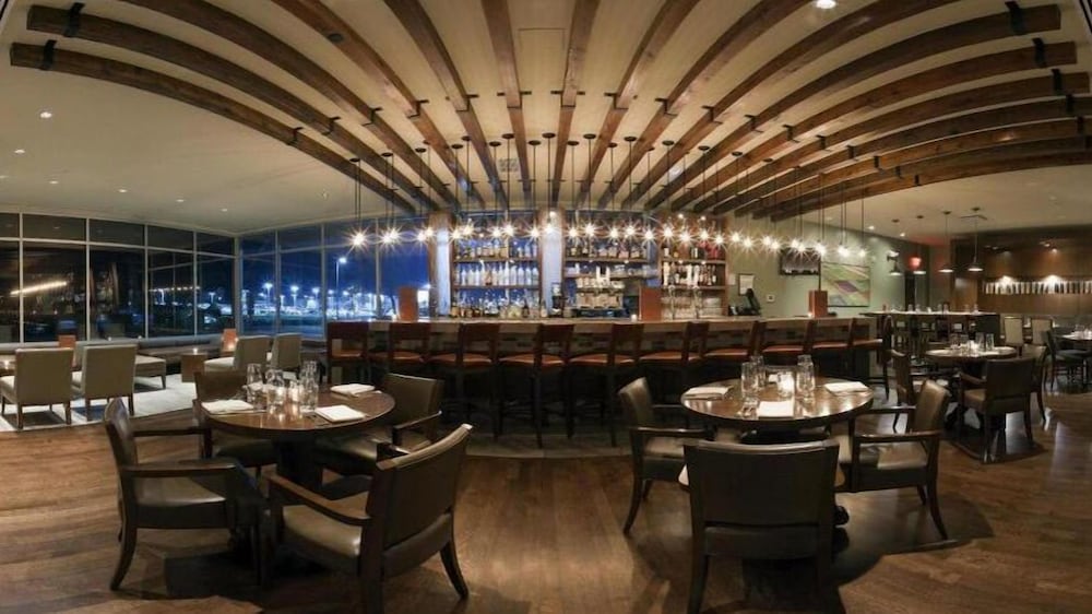 Фото Crowne Plaza Lombard Downers Grove, an Ihg Hotel