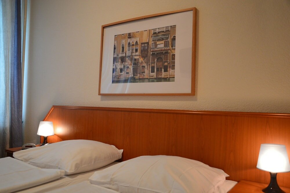 Фото Hotel Mercedes Hamburg