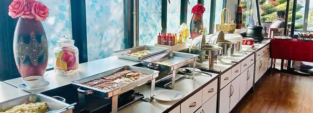 Фото Breeze Hill Hotel