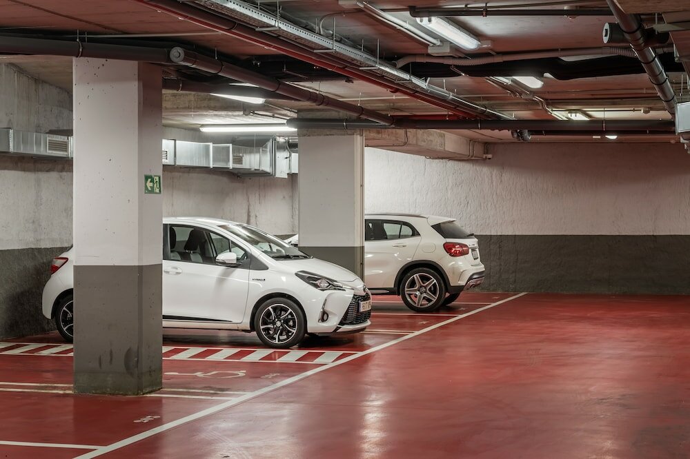 Фото Arya Stadium Hotel