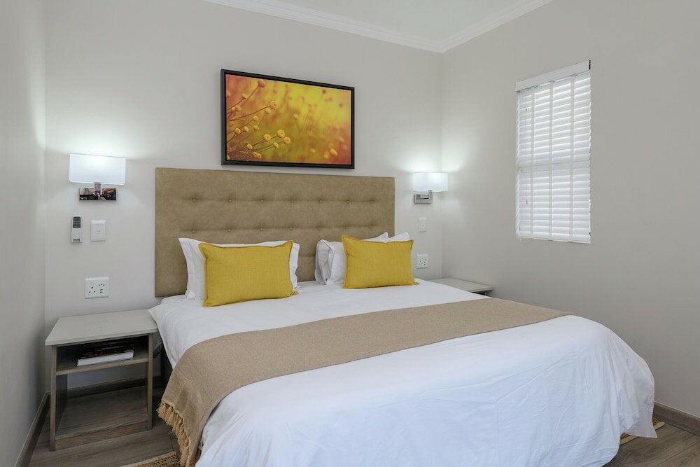 Фото Cayley Mountain Resort