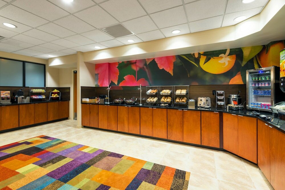 Фото Fairfield Inn & Suites by Marriott Louisville Downtown