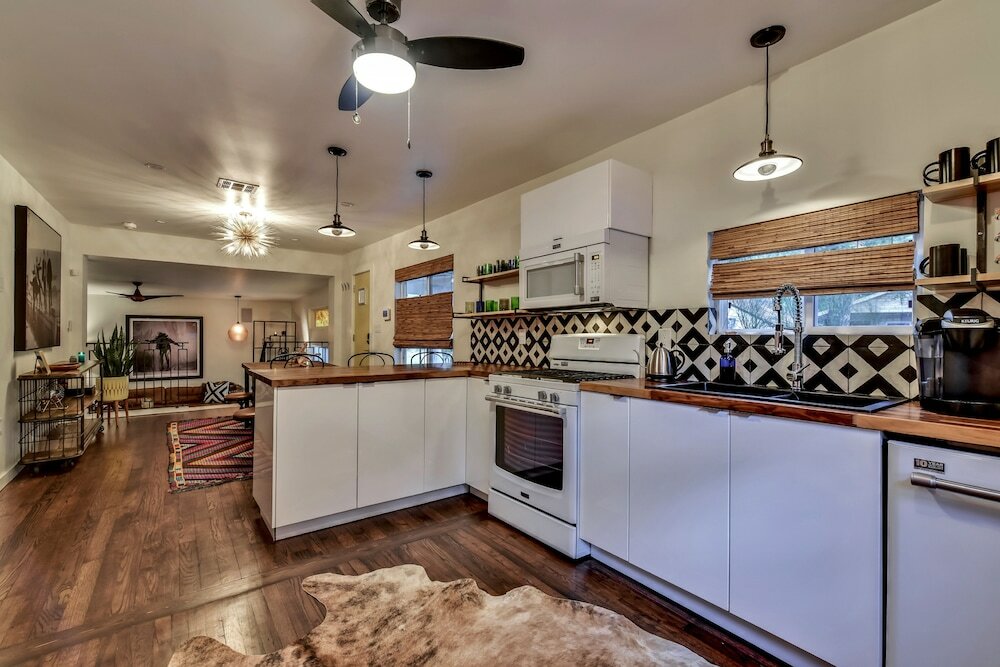 Фото The Eastside Lodge Austin