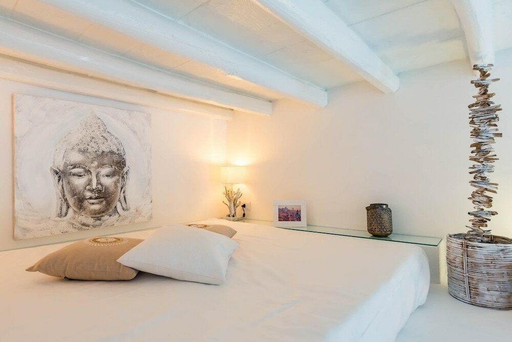 Фото Pantheon Luxury Gold Apartment