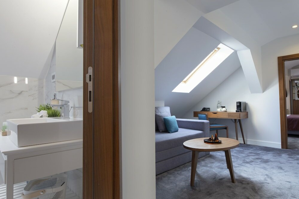 Фото Public House Hotel