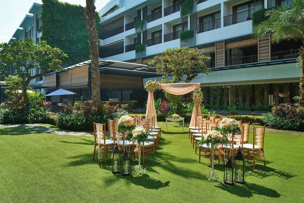 Фото Courtyard by Marriott Bali Seminyak Resort