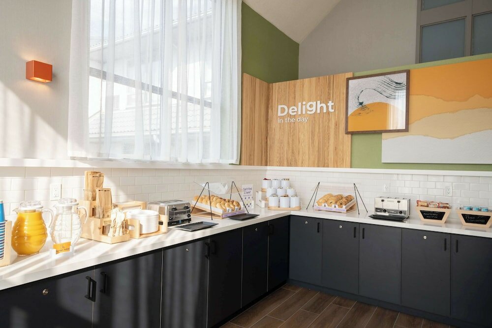 Фото Comfort Inn Toronto Northeast