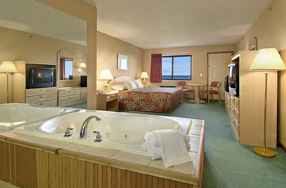 Фото Bavarian Haus Lakefront Inn