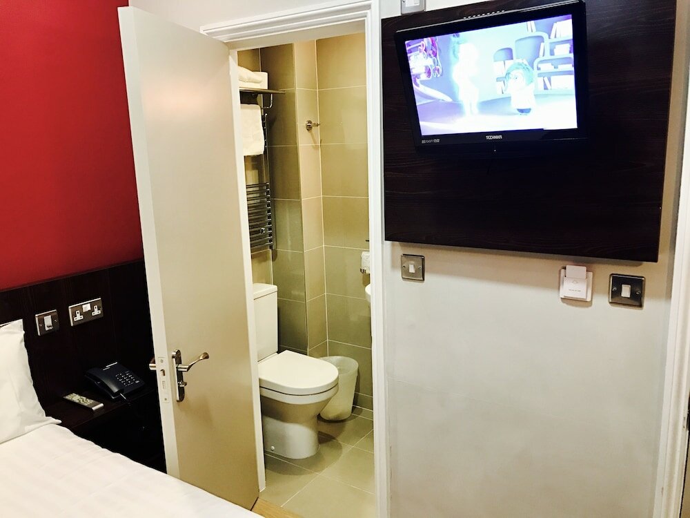 Фото Royal Cambridge Hotel