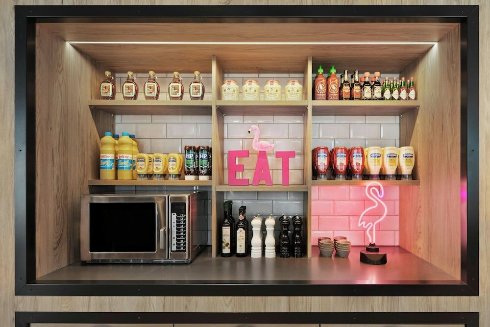 Фото Moxy Duesseldorf City