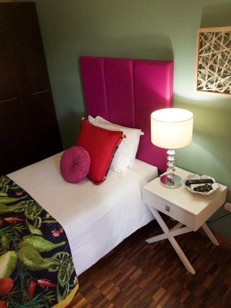 Фото The Hedge Guesthouse