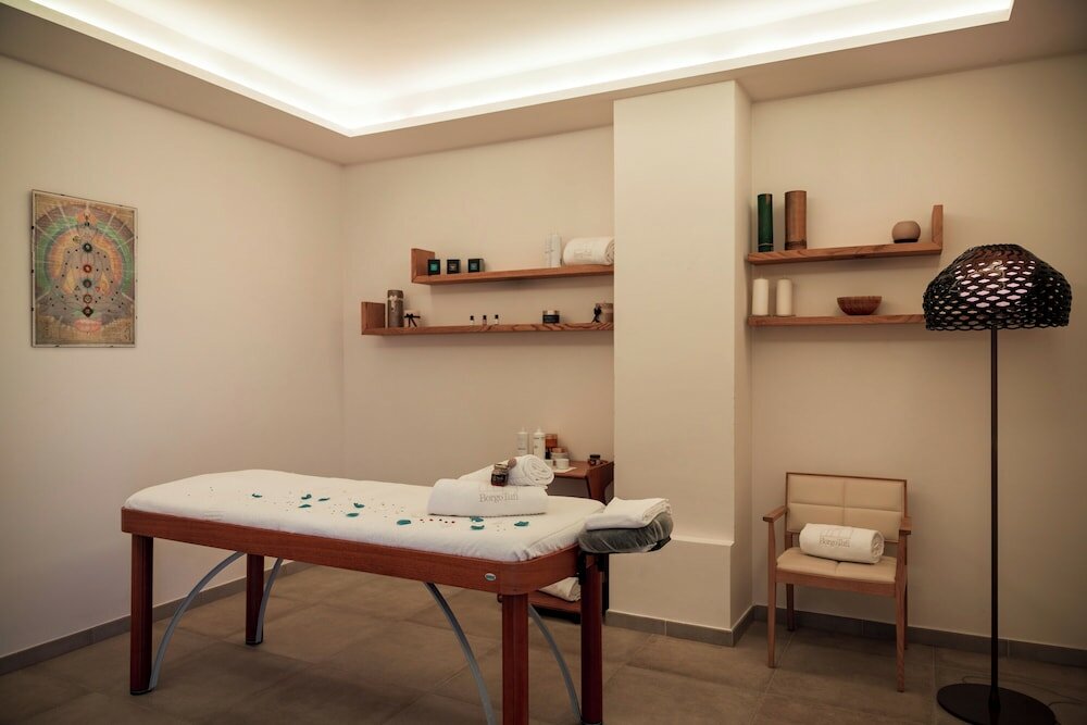 Фото Borgotufi Albergo Diffuso