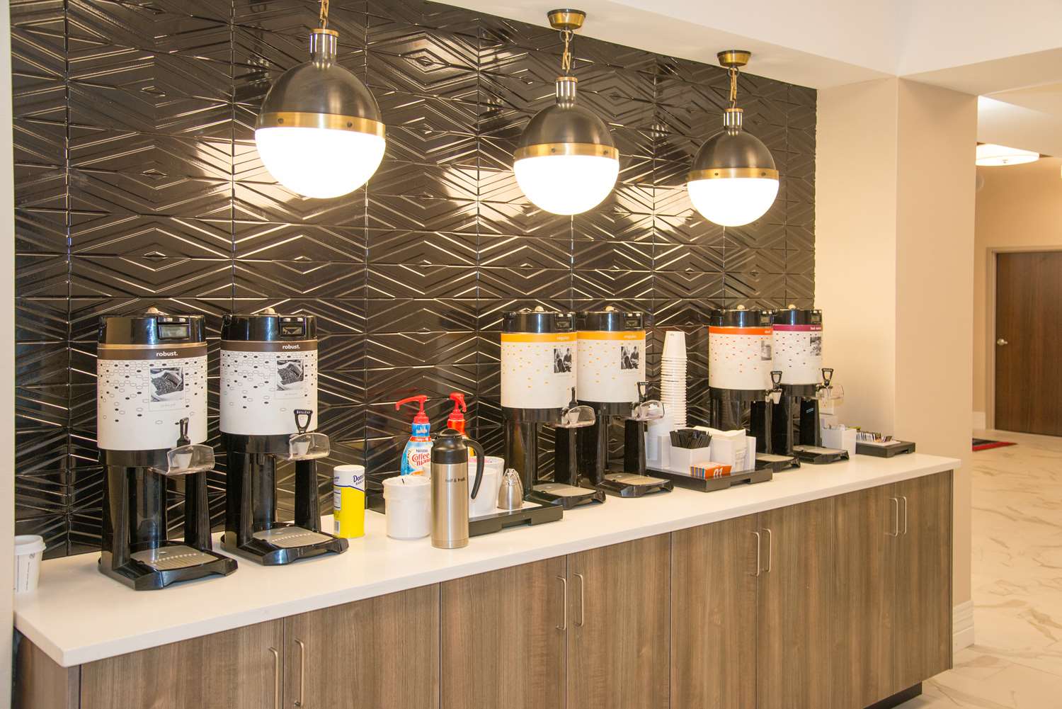 Фото Hampton Inn & Suites Jackson-Coliseum