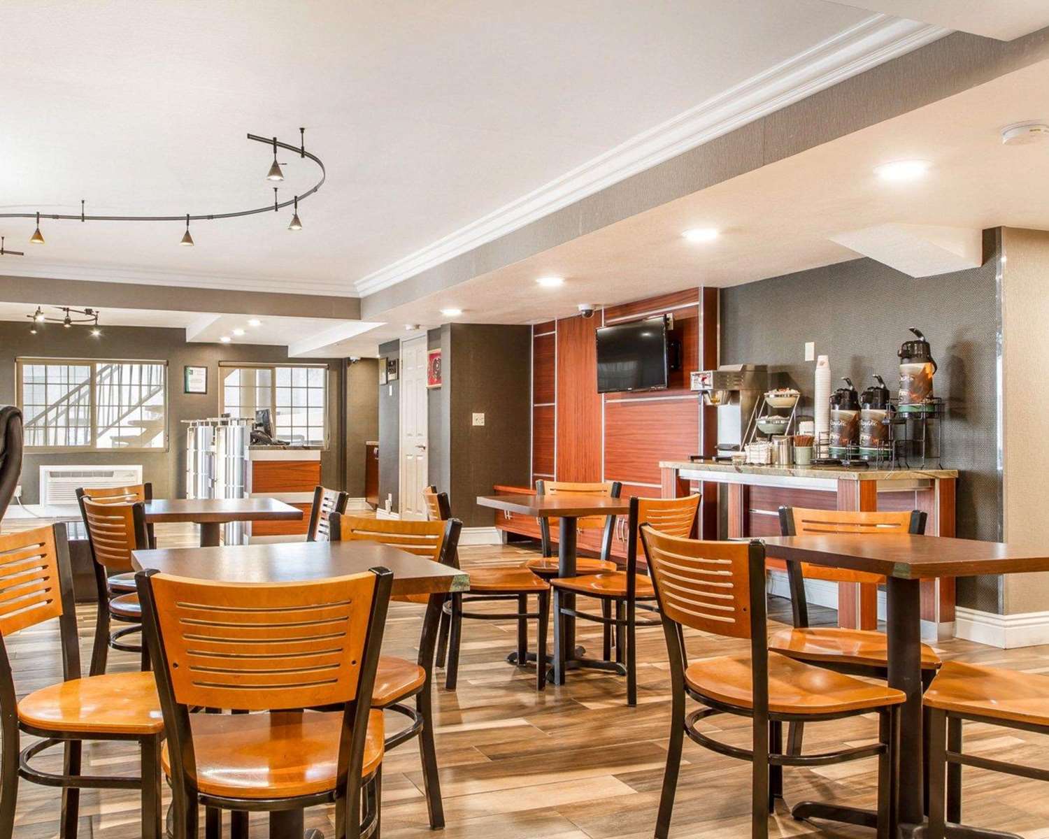 Фото Quality Inn Sacramento Convention Center