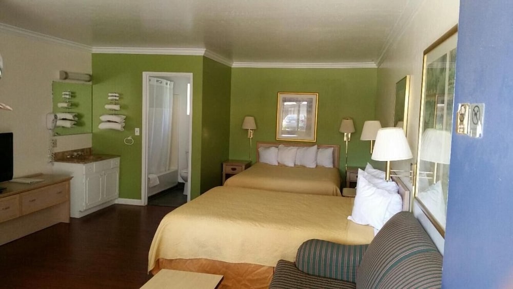 Фото отеля 2