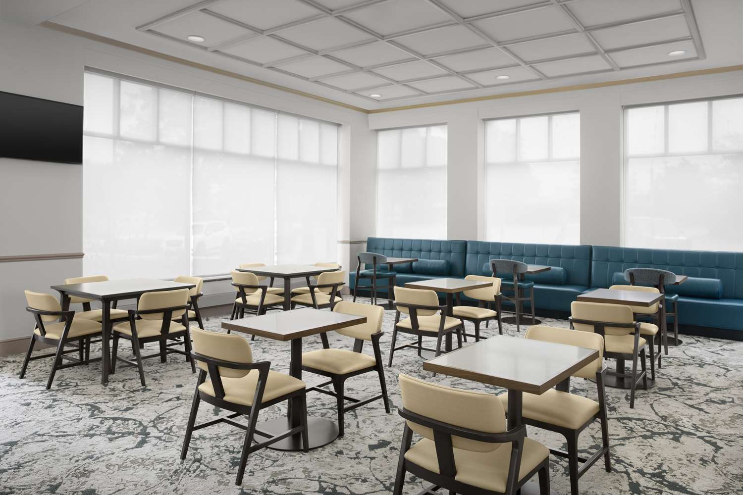 Фото Hilton Garden Inn Hoffman Estates