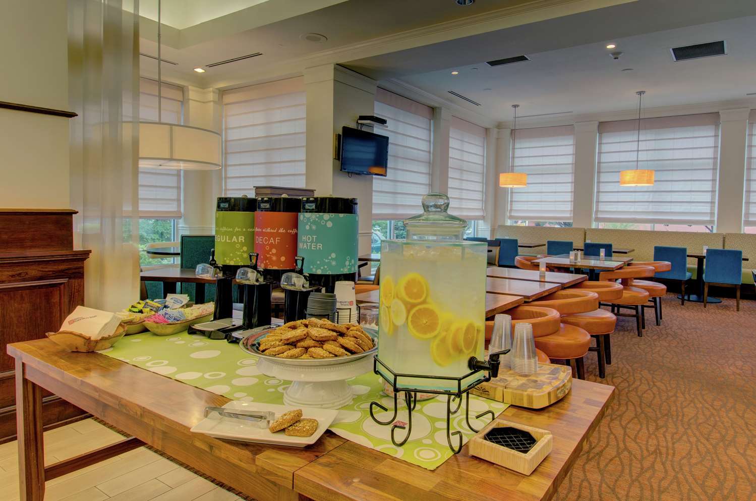 Фото Hilton Garden Inn Norwalk