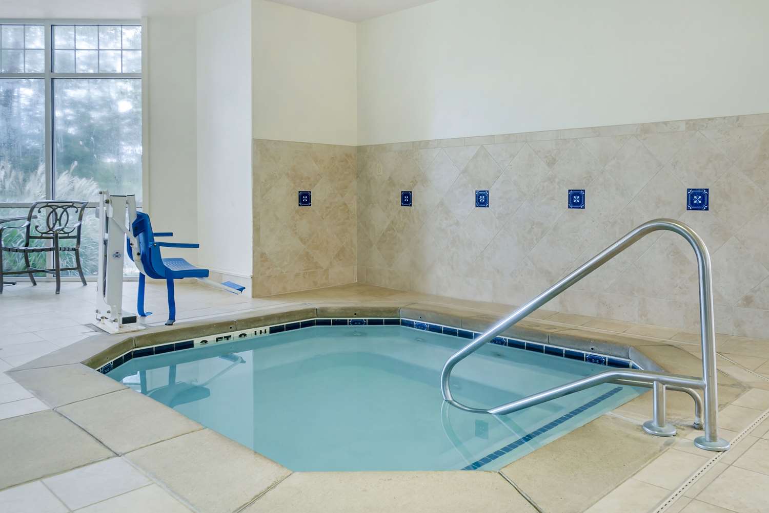 Фото Comfort Inn Plainwell