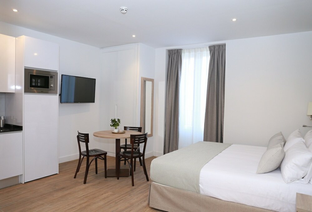 Фото New Point Madrid Opera