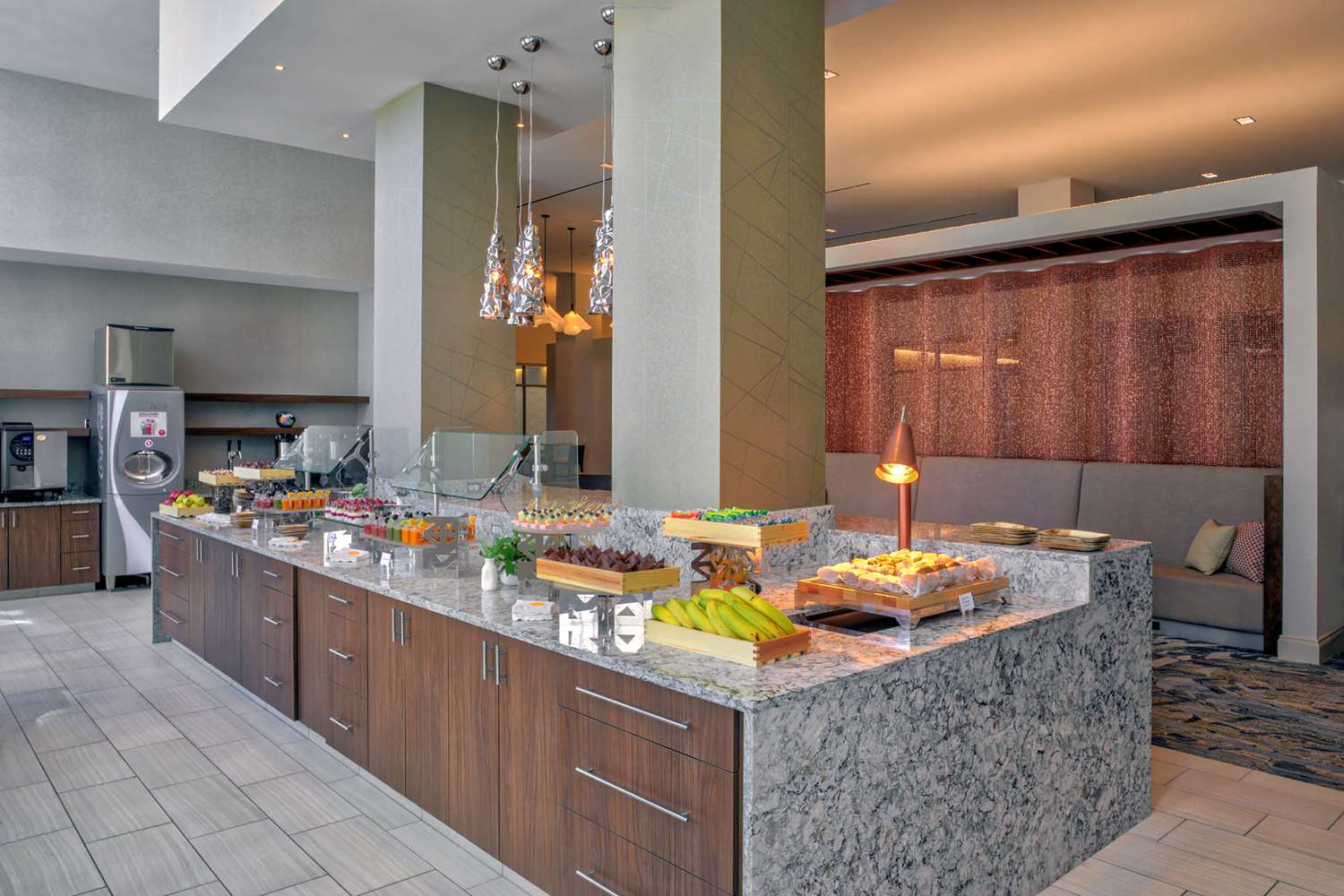 Фото Hilton Norfolk The Main