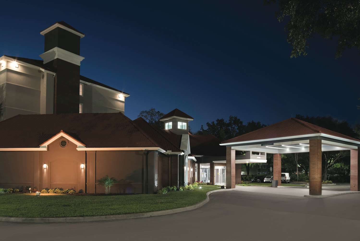 Фото La Quinta Inn & Suites by Wyndham Orlando Lake Mary