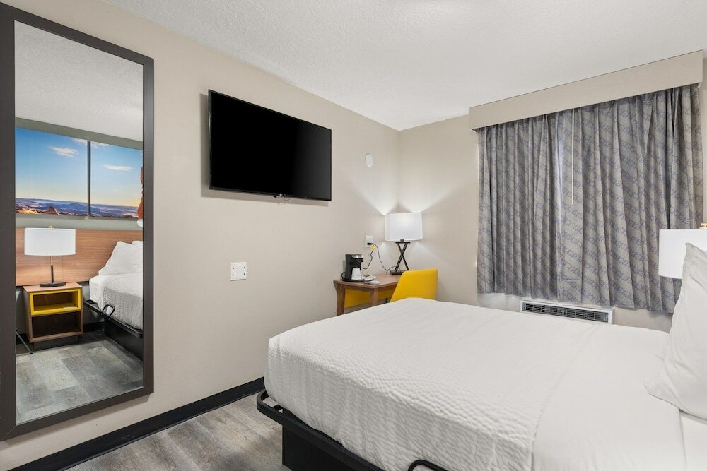 Фото Days Inn by Wyndham Albuquerque I 25