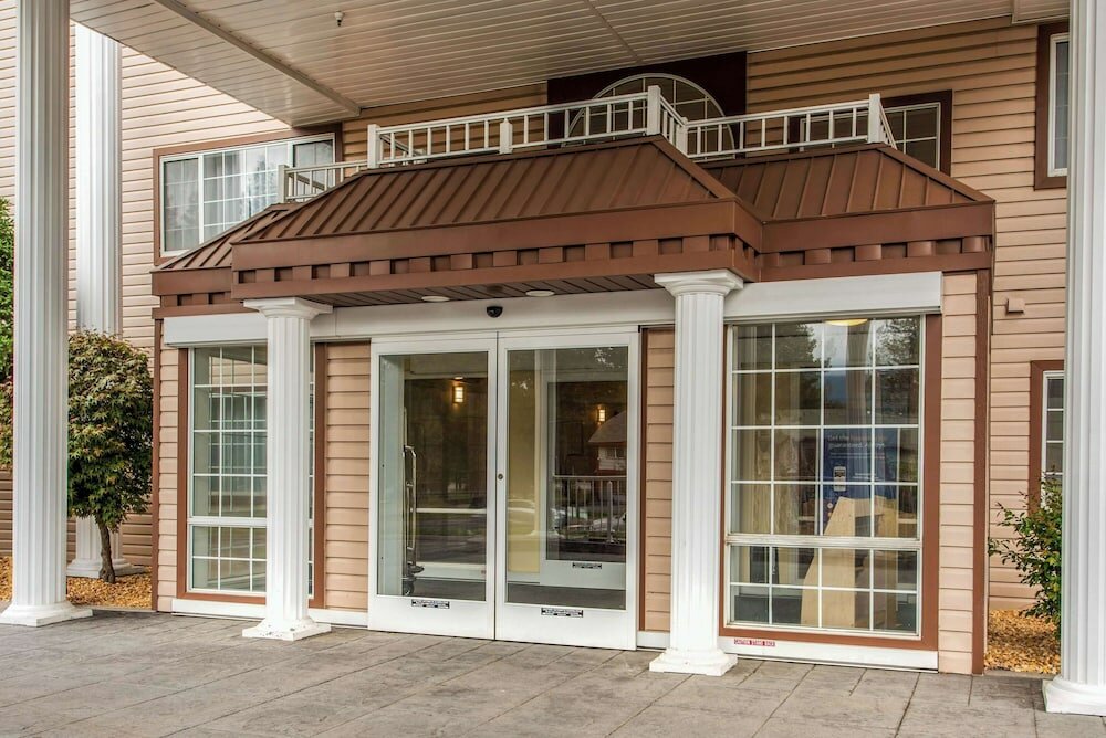 Фото Comfort Inn Mount Shasta Area