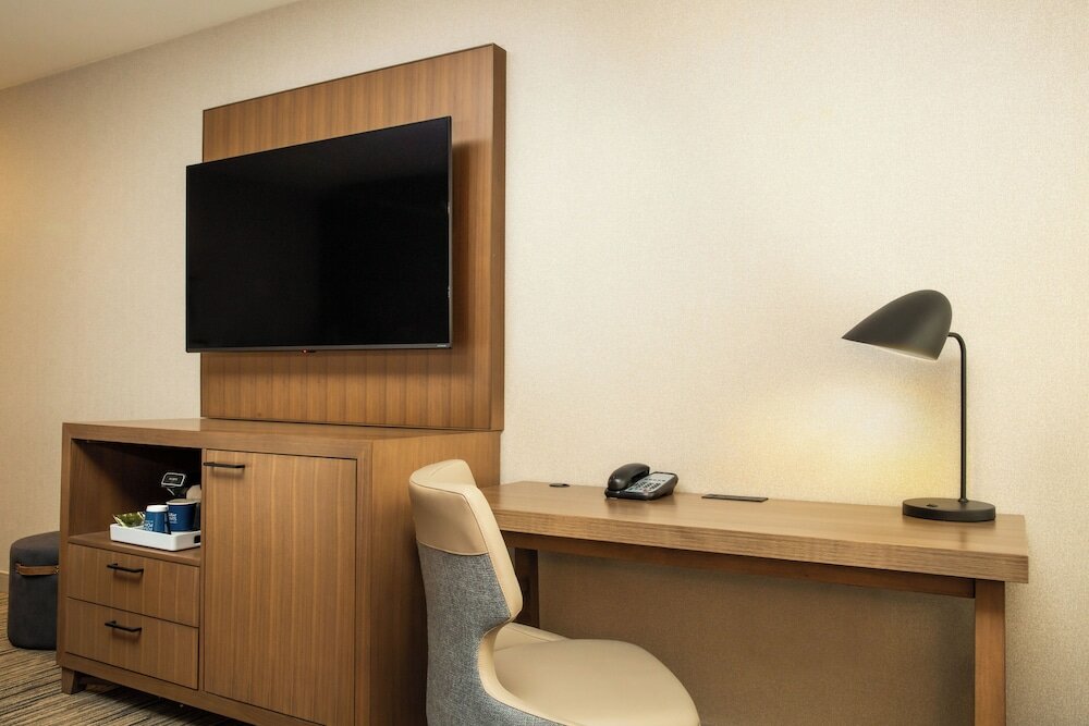 Фото Four Points by Sheraton Downtown Seattle Center