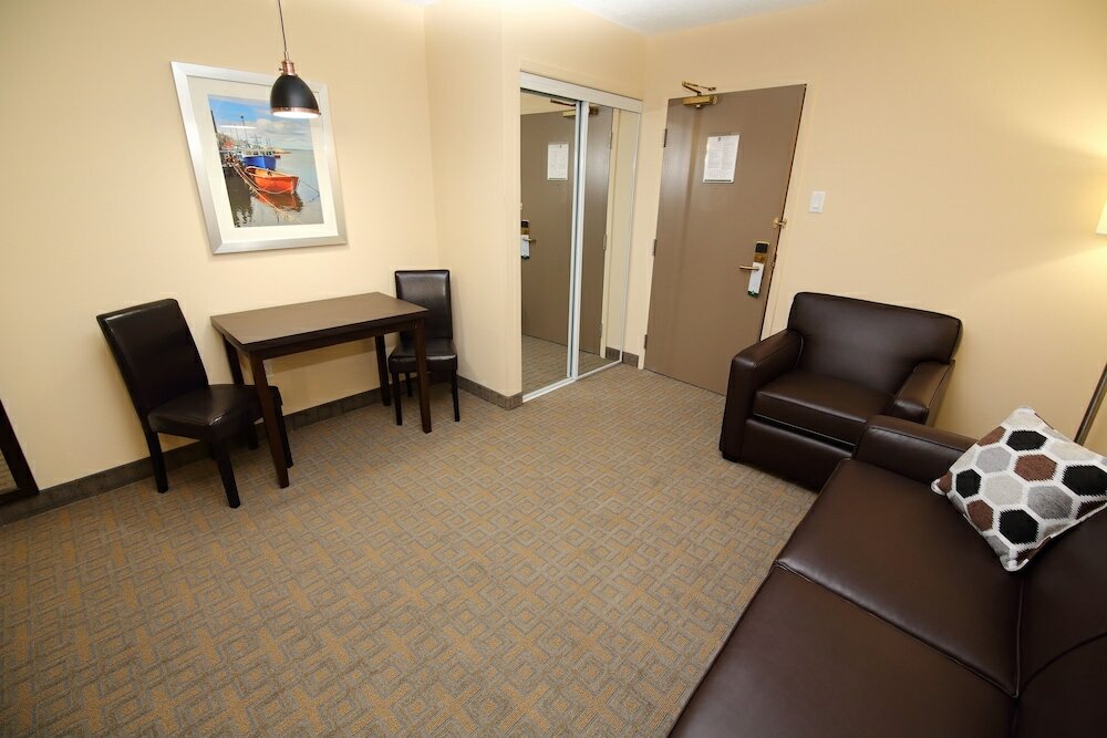 Фото Quality Inn & Suites Bathurst