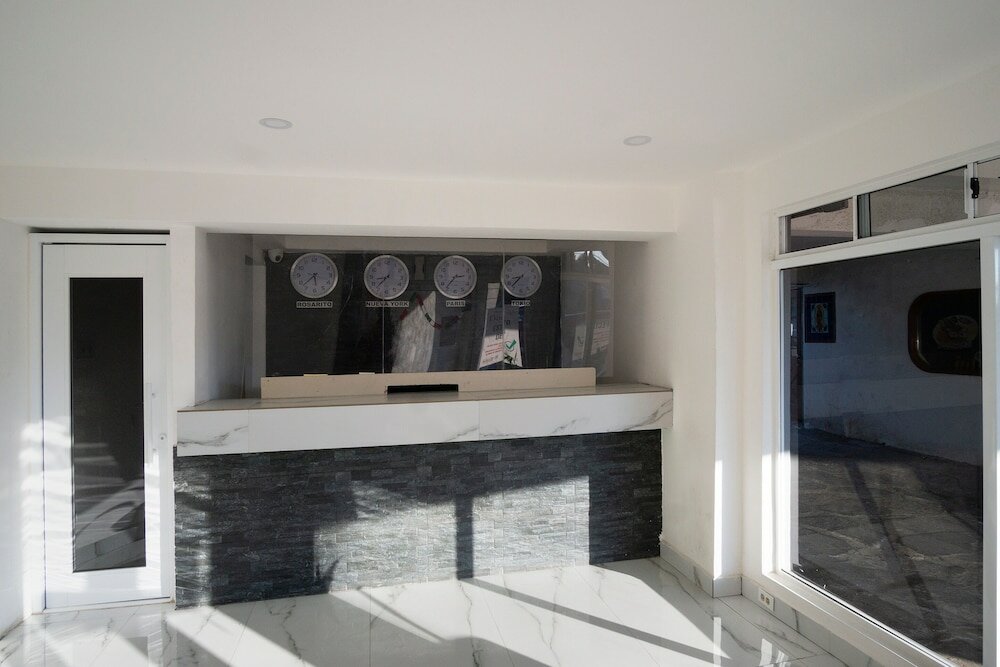 Фото Oyo Hotel Hacienda Don Luis, Rosarito