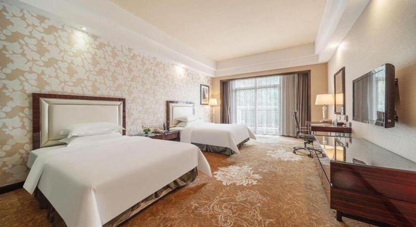 Фото Country Garden Phoenix Hotel Yunfu