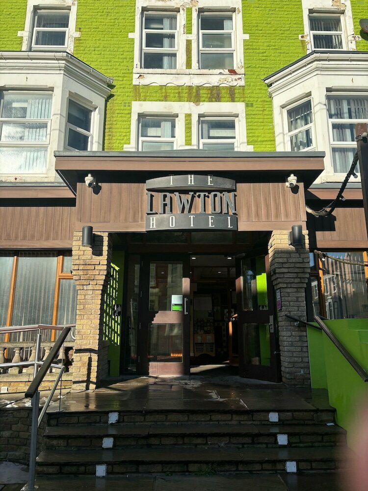 Фото The Lawton Hotel