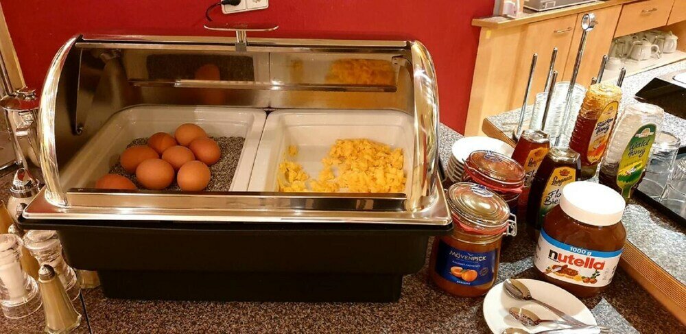 Фото Lilton Hotel Zuffenhausen