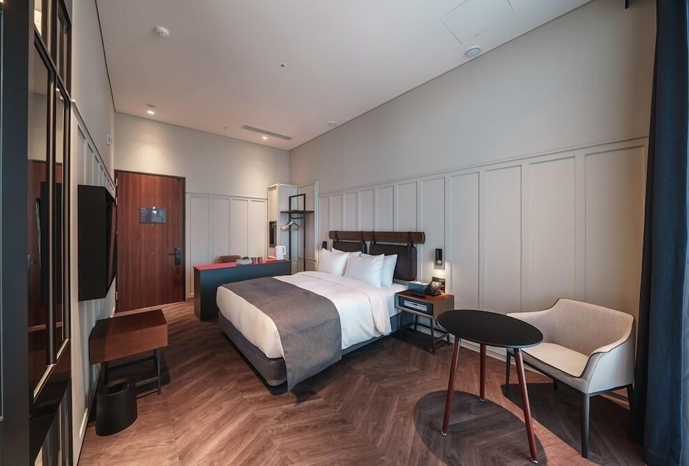 Фото Junibino Hotel Hongdae