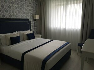 Hotel Les 3 Vallees (Centre-Val de Loire, Loiret, Arrondissement d'Orléans, Ingré, Route Nationale, 20), hotel