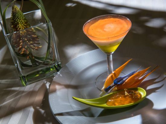 Фото Blue Bay Resort Hotel