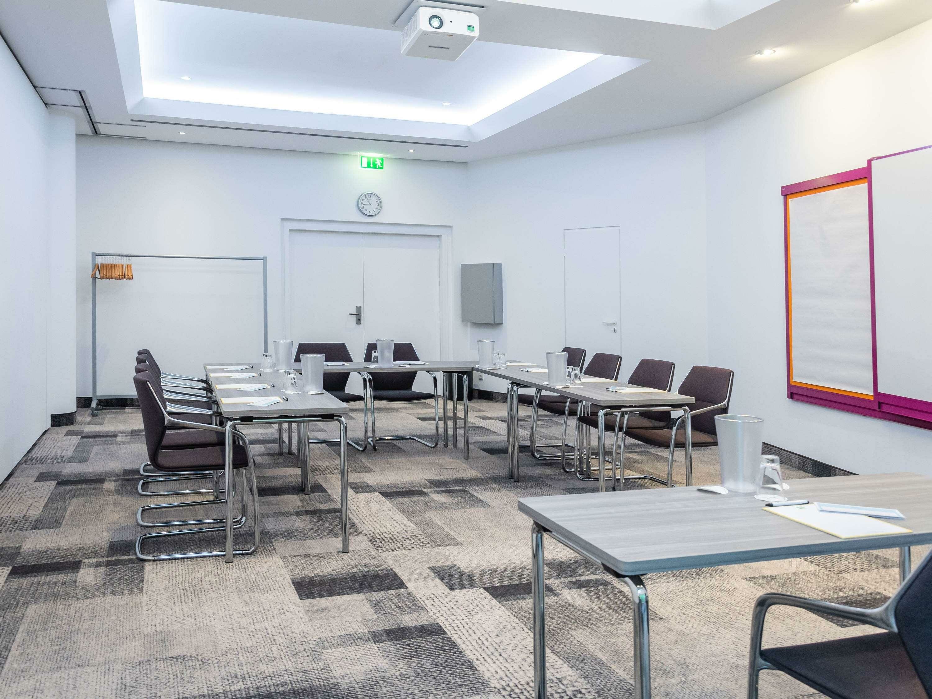 Фото Premier Inn Stuttgart Bad Cannstatt