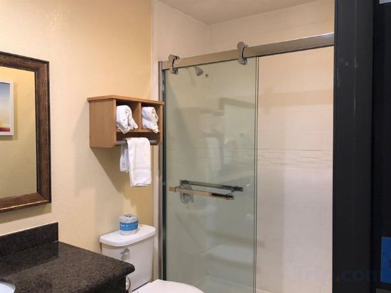 Фото Days Inn by Wyndham San Diego-East/El Cajon