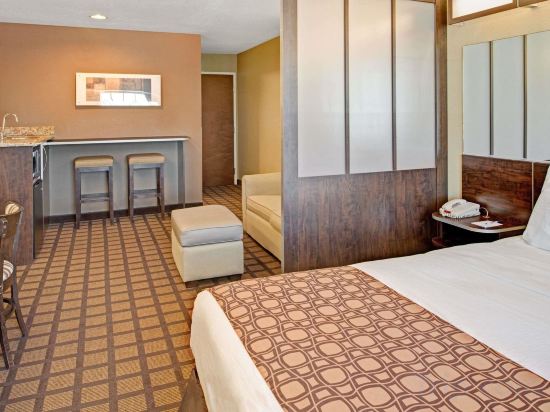 Фото Microtel Inn & Suites by Wyndham Council Bluffs/Omaha