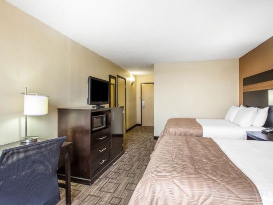 Фото Clarion Hotel Fort Mill Near Amusement Park