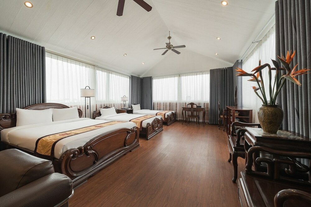 Фото Hanoi Little Town Hotel