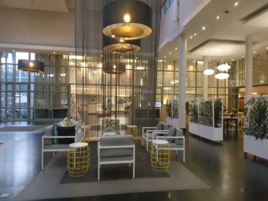 Фото DoubleTree by Hilton Cape Town - Upper Eastside