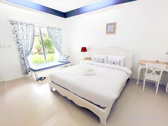 Фото A Little Villa