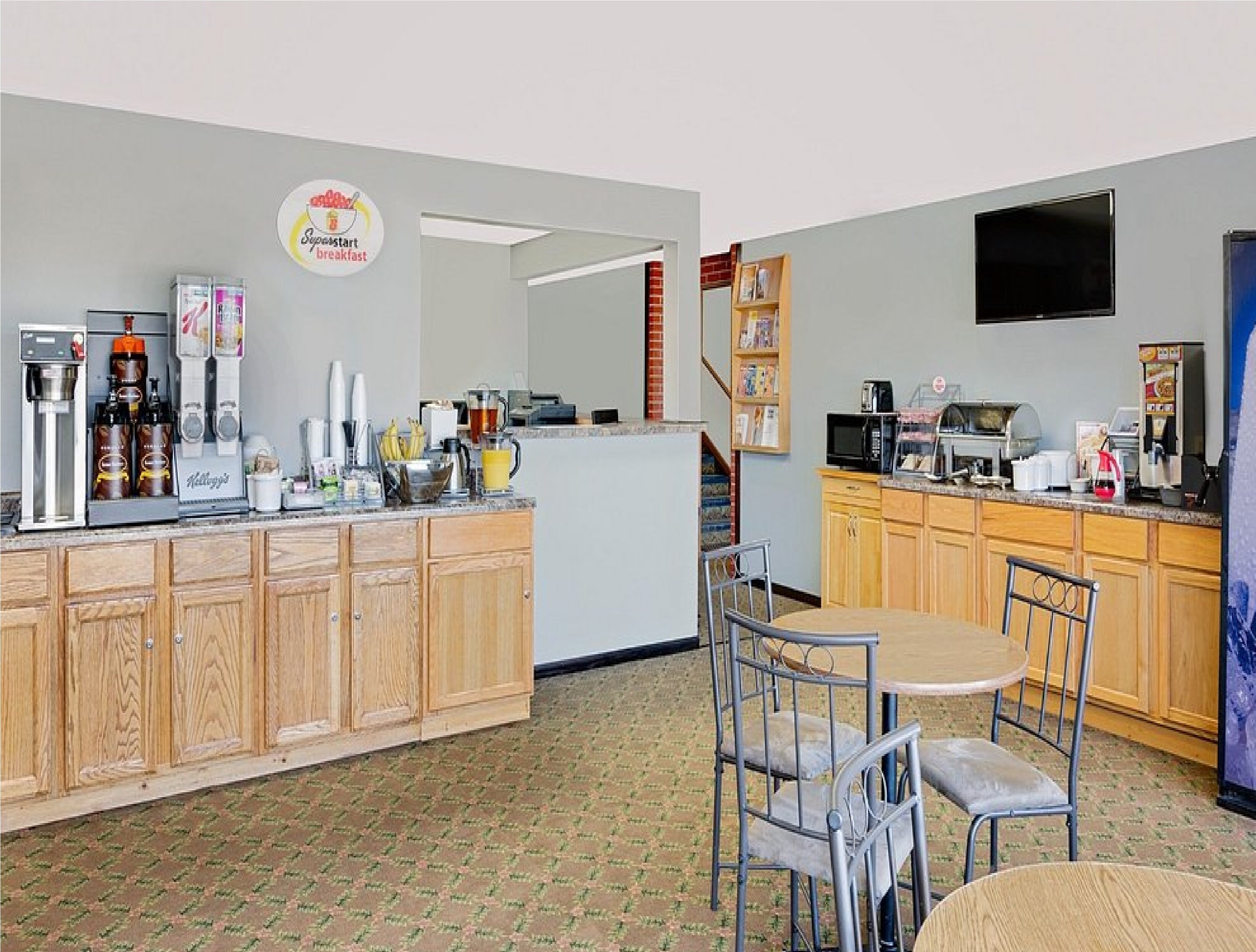 Фото Super 8 by Wyndham Macomb