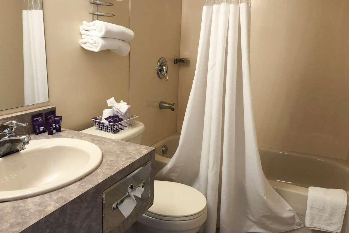 Фото Knights Inn Fort Erie