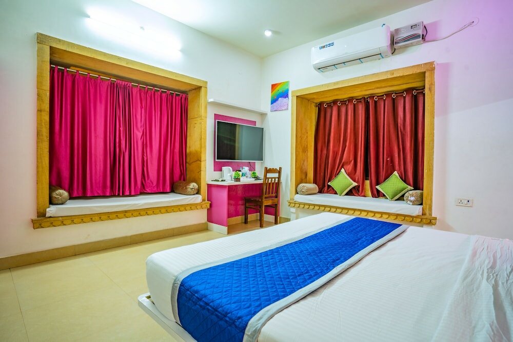 Фото Hotel Marina Mahal