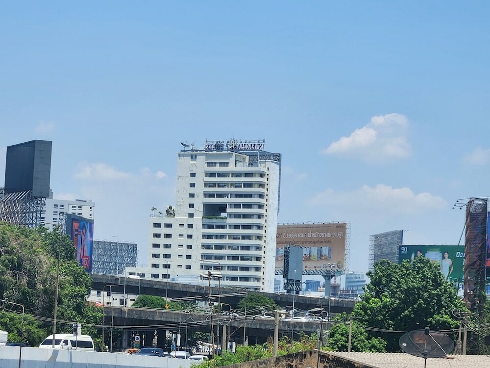 Фото Interchange Tower Serviced Apartment