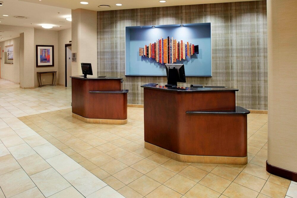 Фото Courtyard by Marriott Hamilton