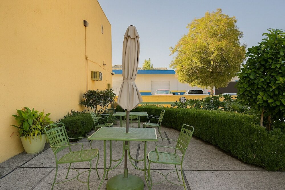 Фото Granada Inn