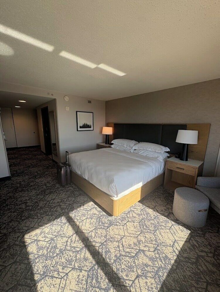 Фото Sheraton Overland Park Hotel at the Convention Center